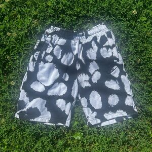 NIKE | Black and White Sweat Shorts